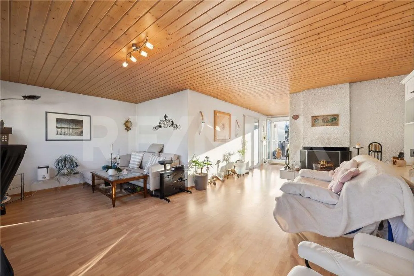 Penthouse with unique view of Sissacherfluh - Photo 4 of 13