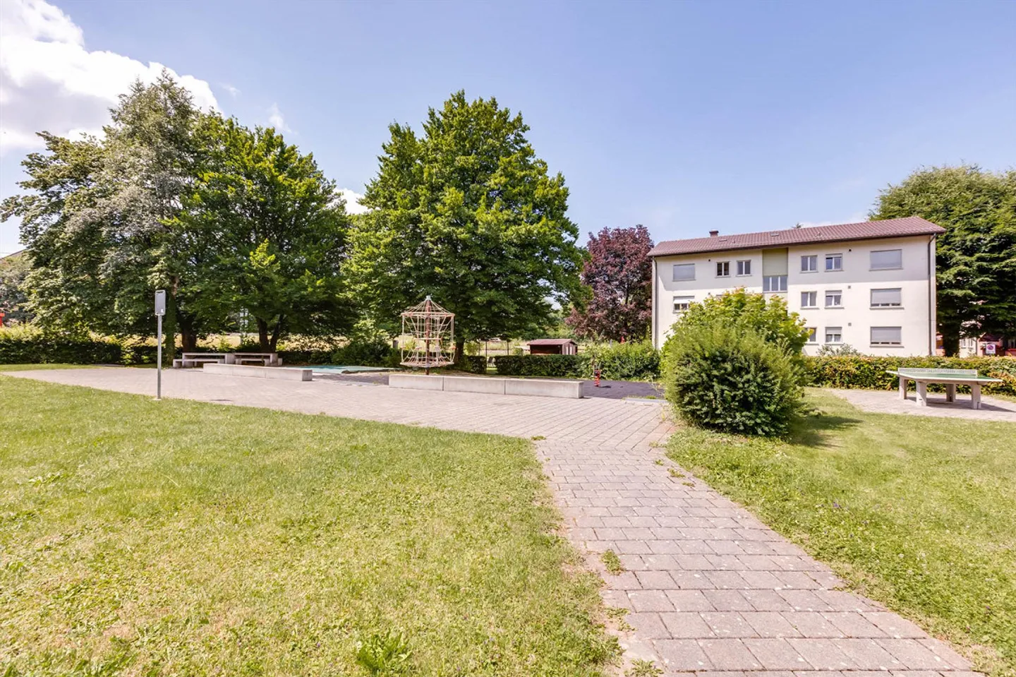 Modernized apartment with ideal transport connections - Photo 9 of 9