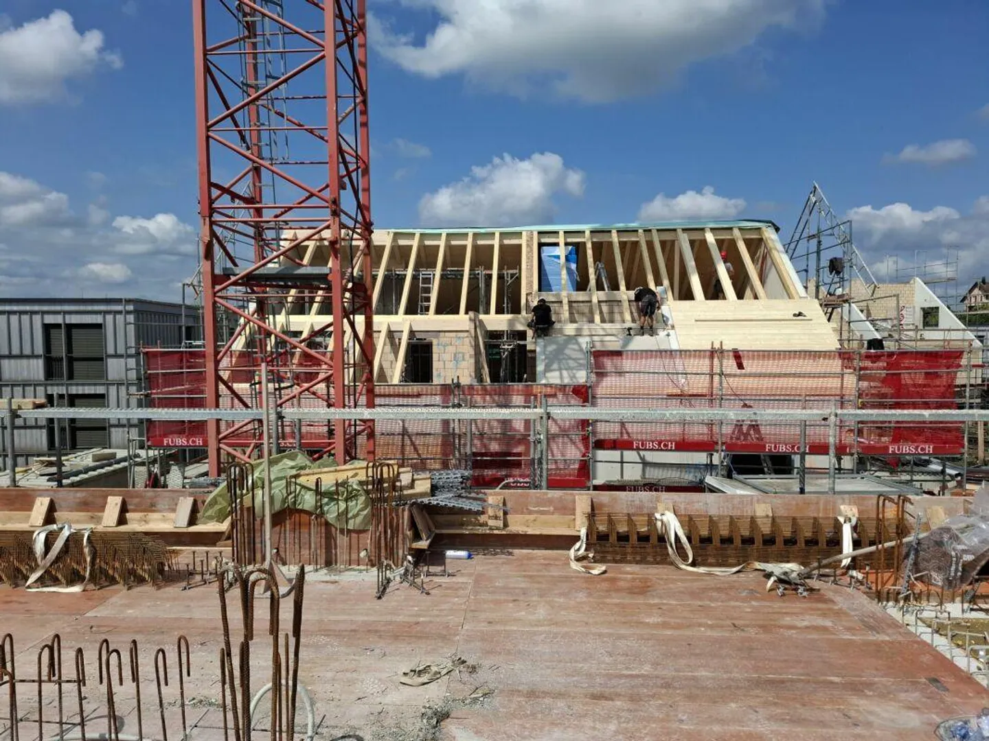 Casa bifamiliare di 6 1/2 stanze con area di terreno utilizzabile - Foto 1 di 8