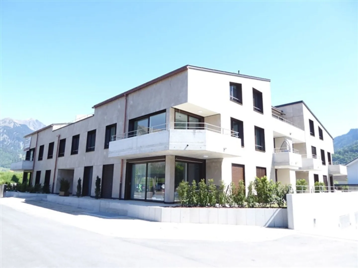 Modern, high-quality 3.5-room ground floor apartment for rent - Photo 1 of 12