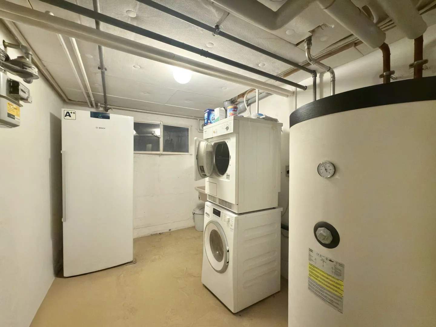 APPARTEMENT SPACIEUX DANS UN EMPLACEMENT CALME AVEC JARDIN D'HIVER - Photo 15 sur 16