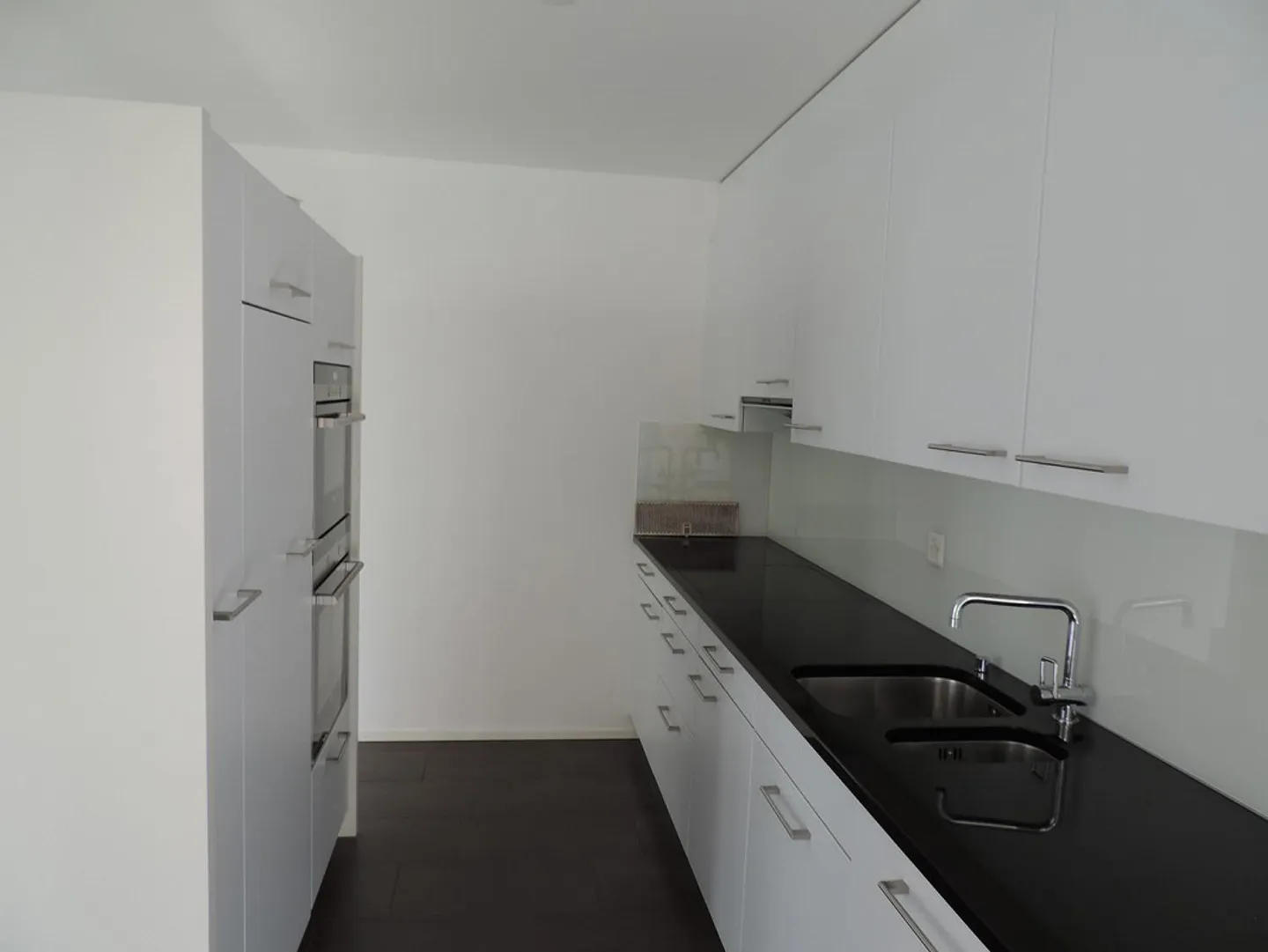 Vivere moderno con balcone soleggiato e vista - Foto 4 di 12