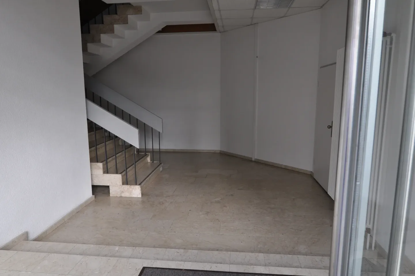 Large office space/commercial for rent - Photo 3 of 9