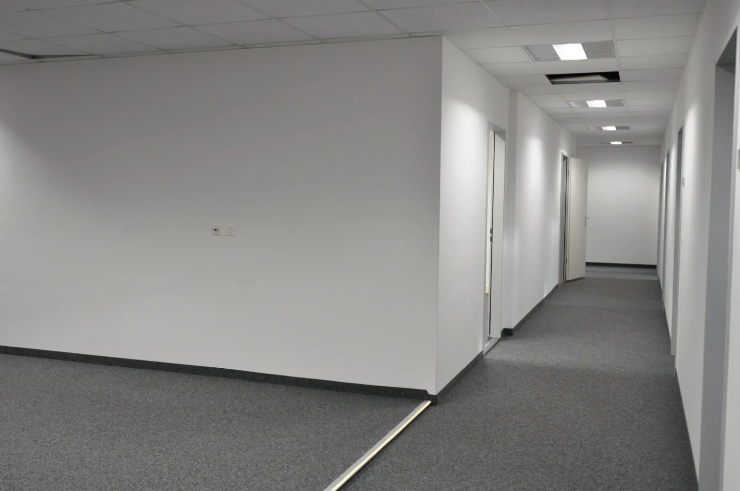 Large office space/commercial for rent - Photo 6 of 9