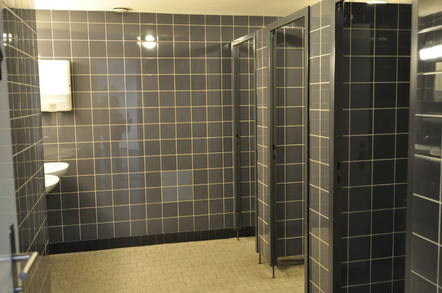 Large office space/commercial for rent - Photo 9 of 9