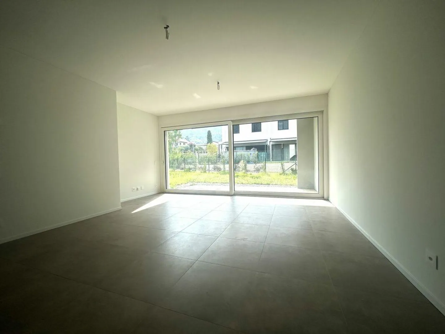 New 2.5-room apartments with garden - Photo 3 of 6