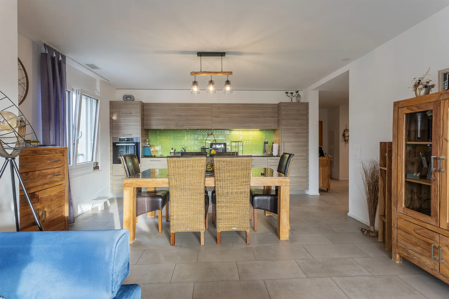 Appartement 4.5 pièces au 1er étage avec parking souterrain - Photo 2 sur 10