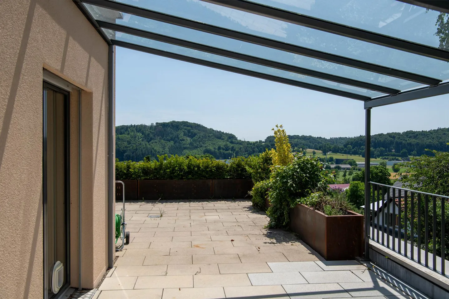 5.5-Zimmer-Attika-Terrassenwohnung an ruhiger Lage - Foto 8 von 10