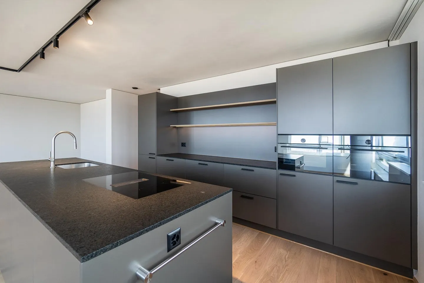 Freshly renovated condominium near the lake - Your last chance! - Photo 2 of 11