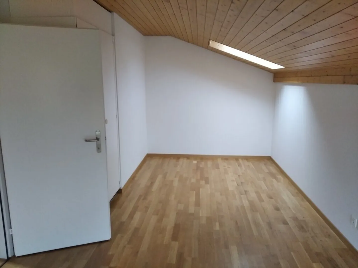 Attique à louer - Photo 3 sur 7