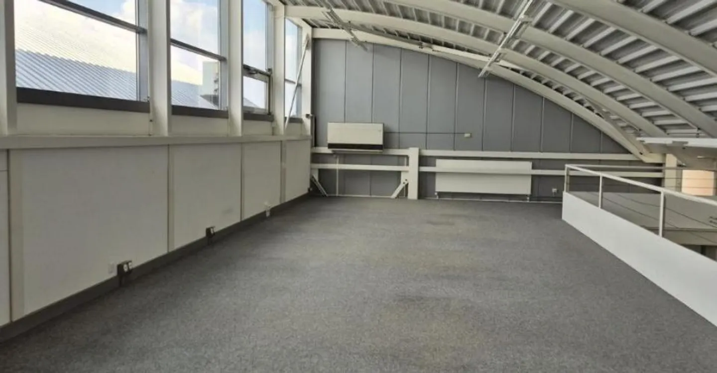 Attractive office space in the André-Piller industrial area - Photo 8 of 12