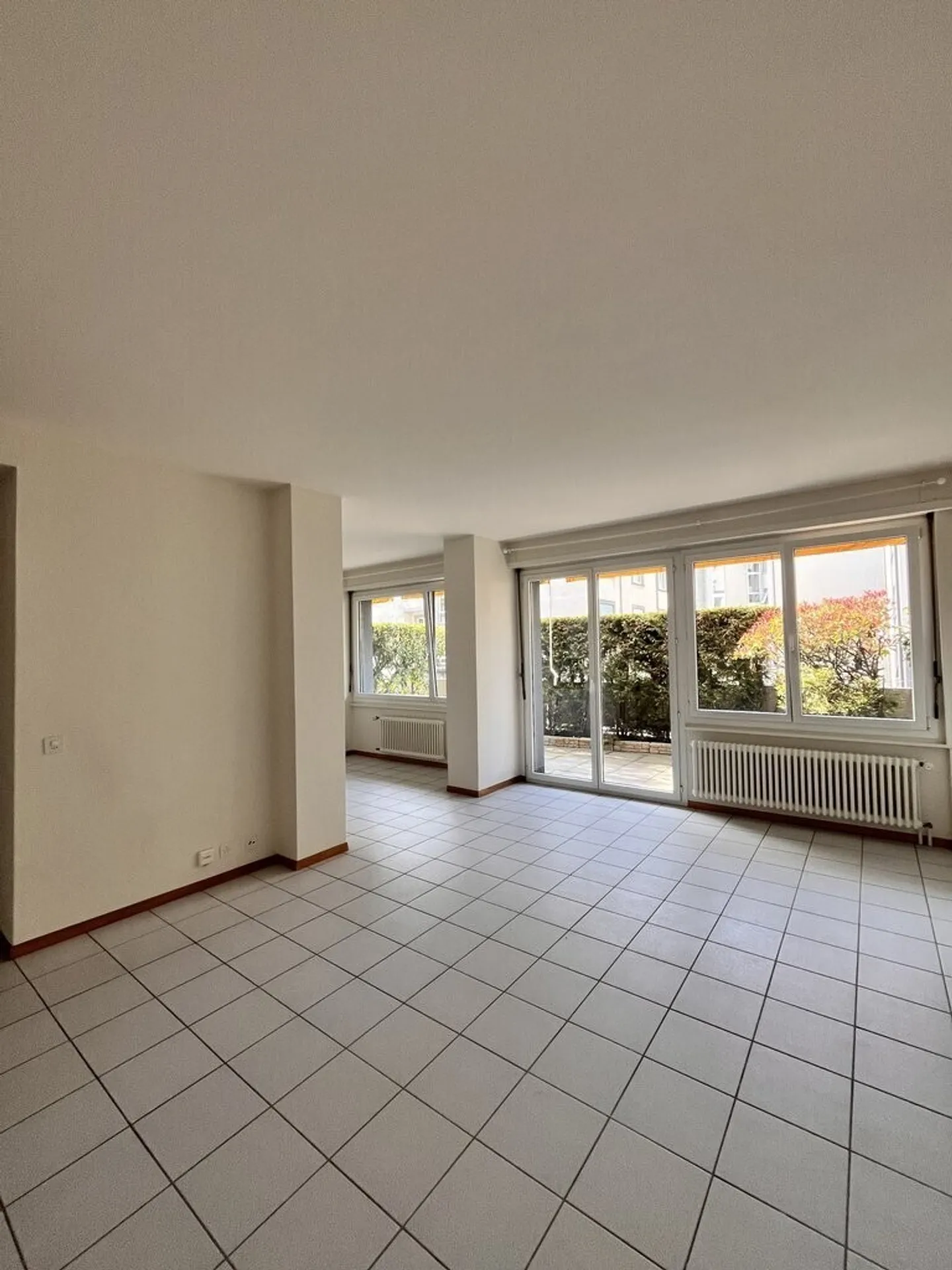 Spazioso appartamento con 2 stanze - Foto 3 di 7