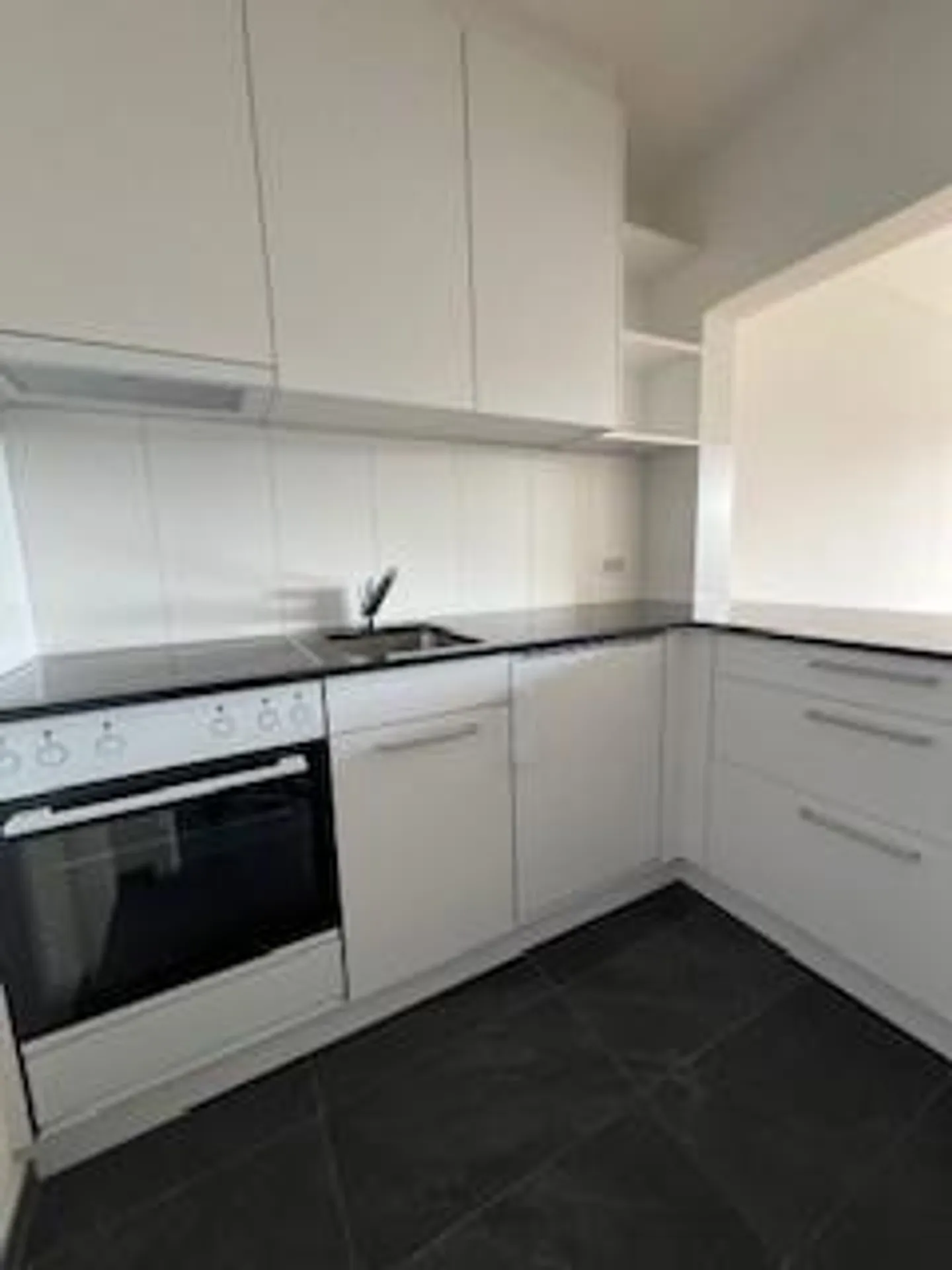 Appartement 2 pièces entièrement rénové dans un emplacement central - Photo 1 sur 5