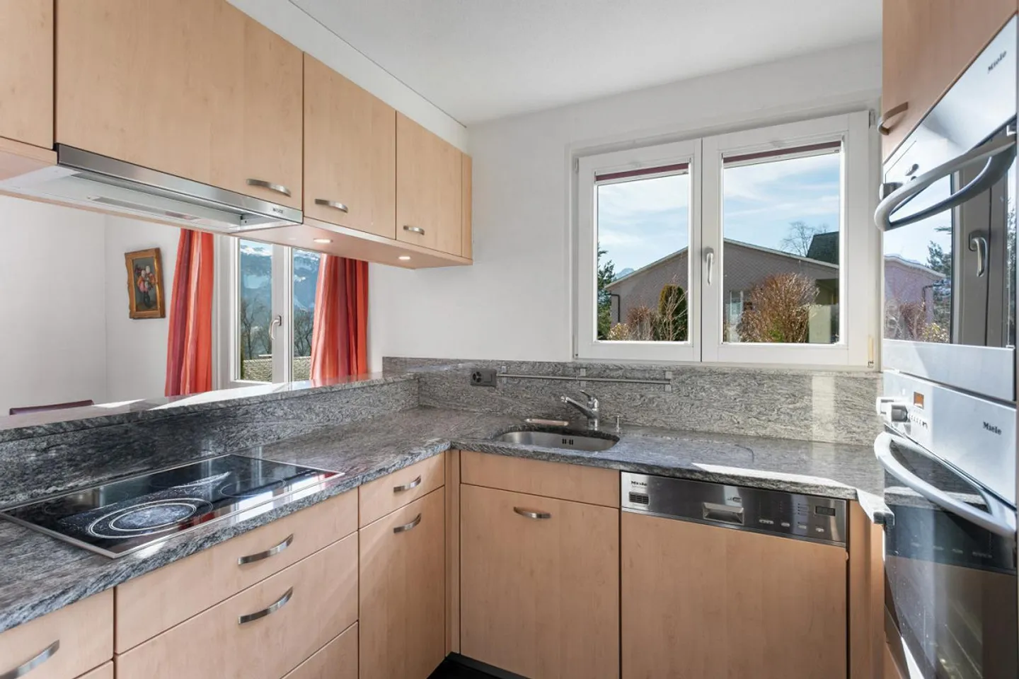 Dream home with breathtaking view - Photo 8 of 12