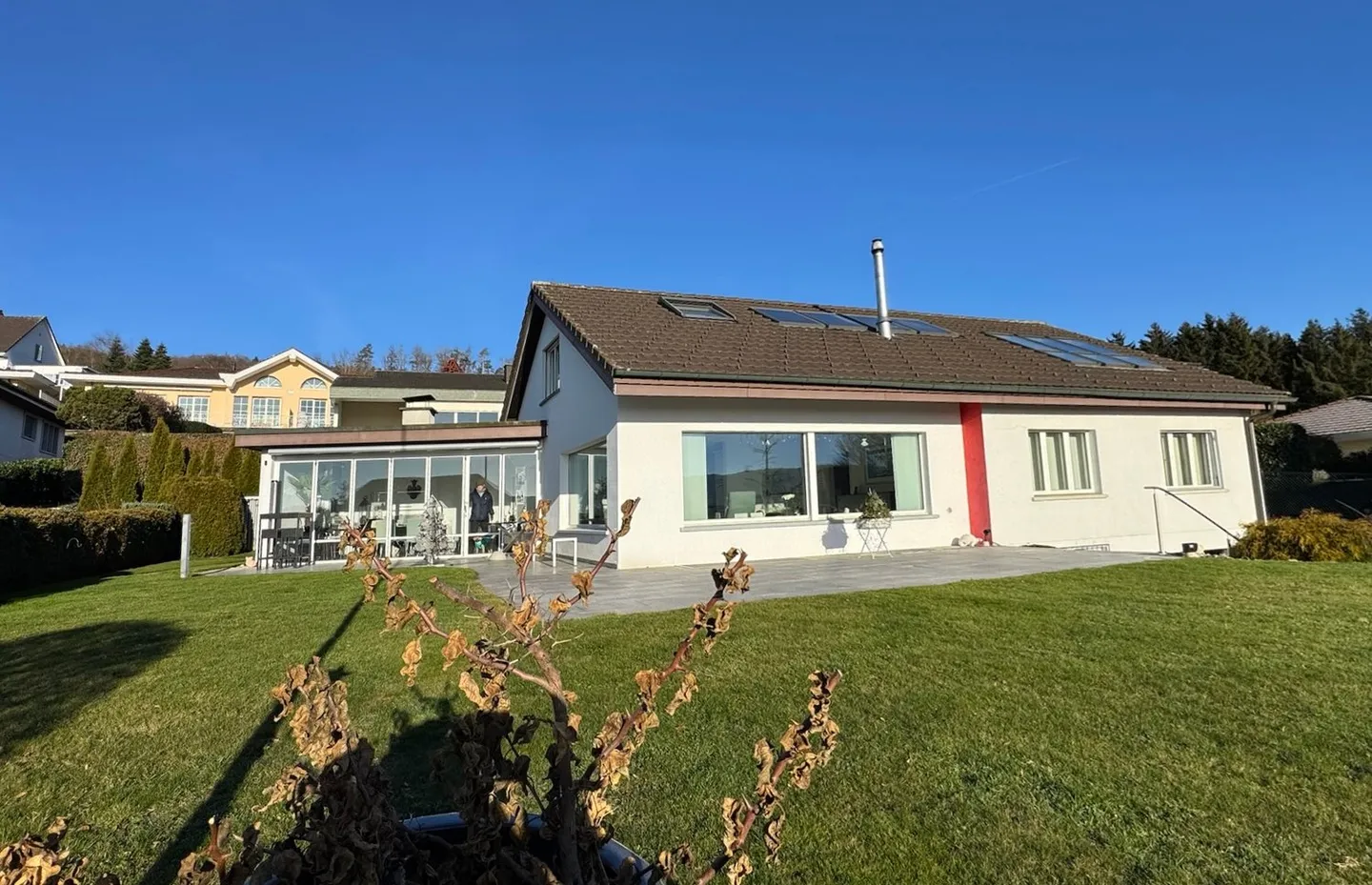 Maison individuelle exclusive en situation de colline avec vue sur les Alpes - Photo 3 sur 25