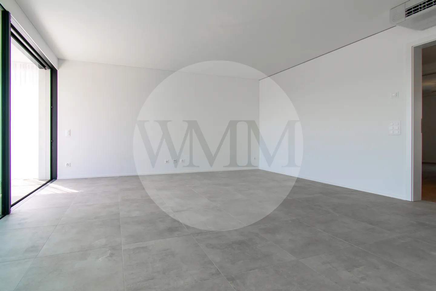 Appartement élégant avec terrasse et belle vue dégagée - Photo 8 sur 15