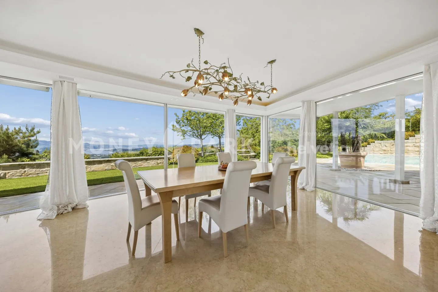 Exklusive Villa mit Spa & Aussicht - Foto 3 von 7