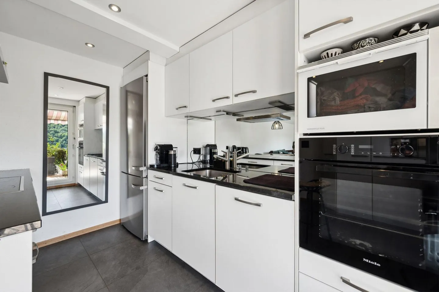 Maison individuelle moderne de 6,5 pièces avec vue panoramique impressionnante - Photo 6 sur 13