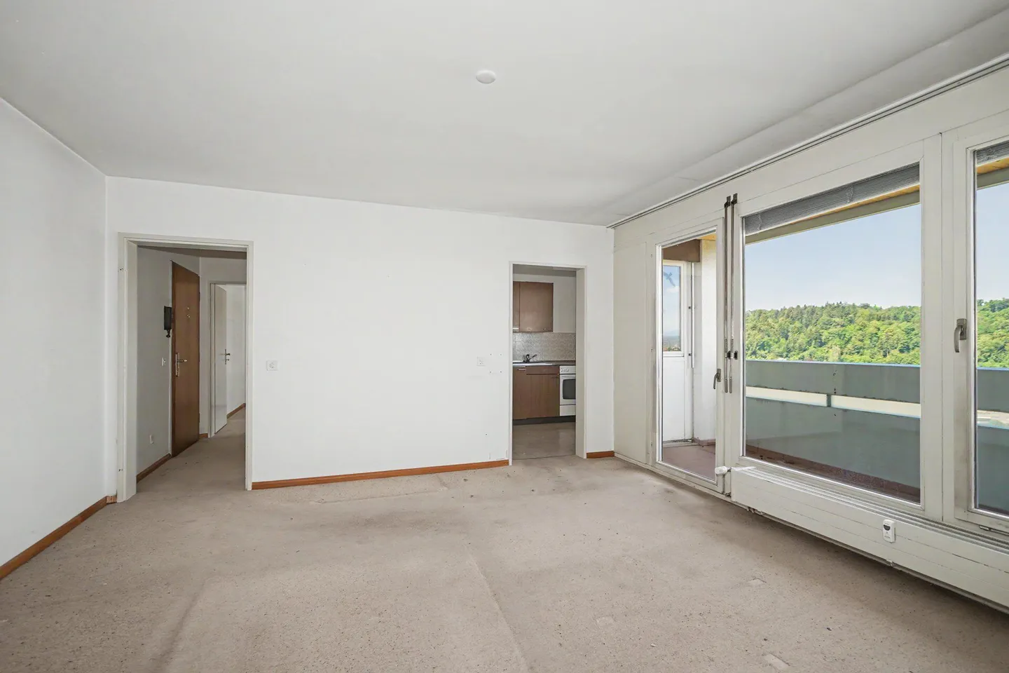2-room apartment with stunning views in Reinach - Photo 2 of 6