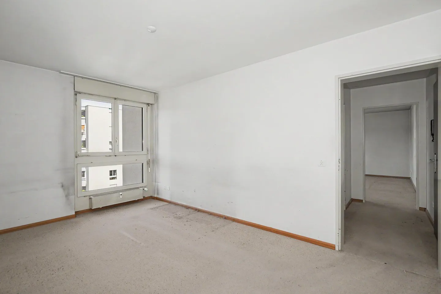2-room apartment with stunning views in Reinach - Photo 3 of 6