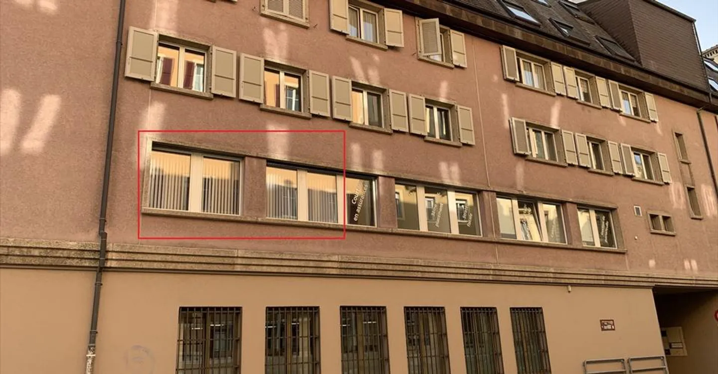 Büro zu vermieten von 27m2 in der Nähe des Marktplatzes in La Chaux-de-Fonds - Foto 1 von 7