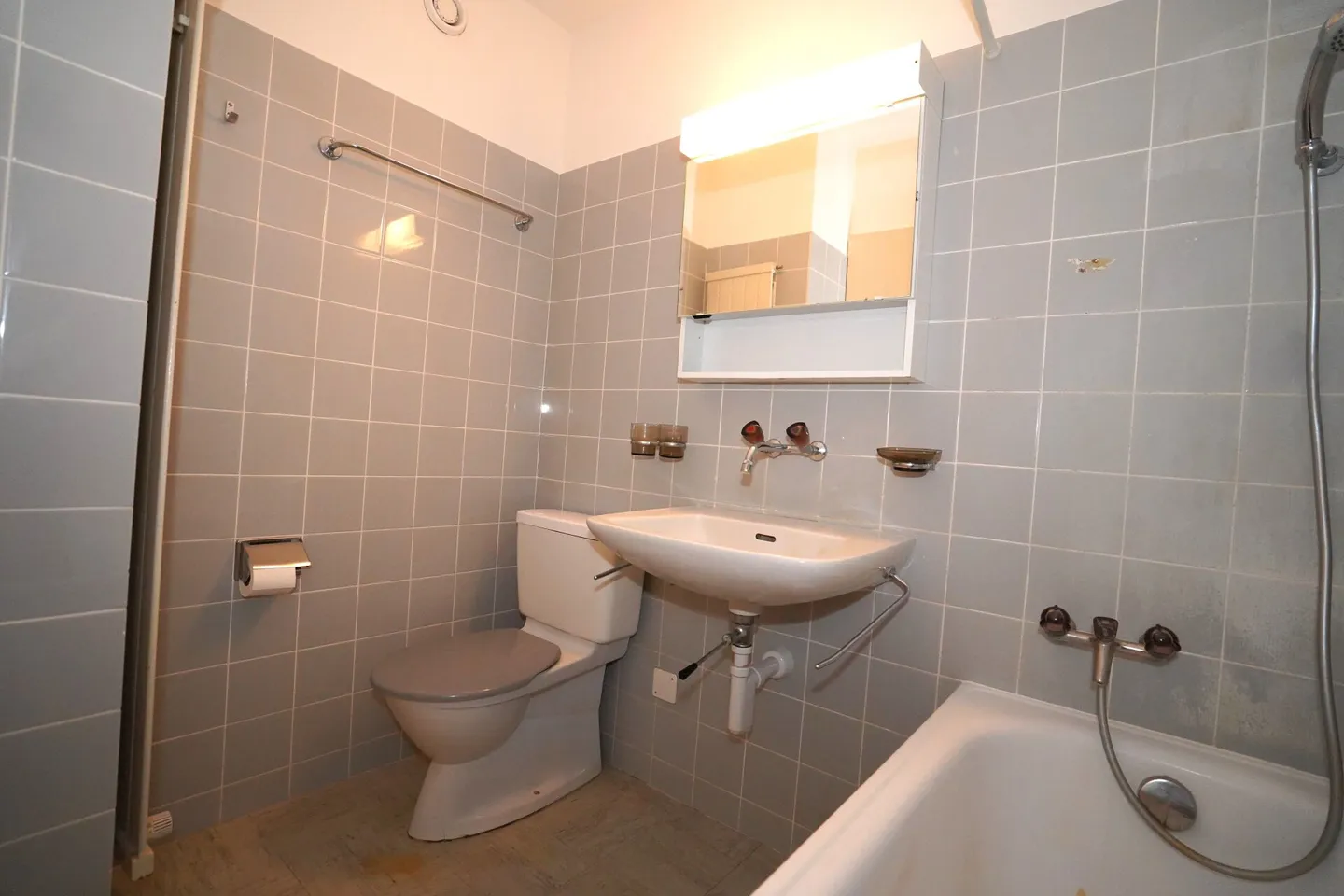 2-room apartment with stunning views in Reinach - Photo 5 of 6