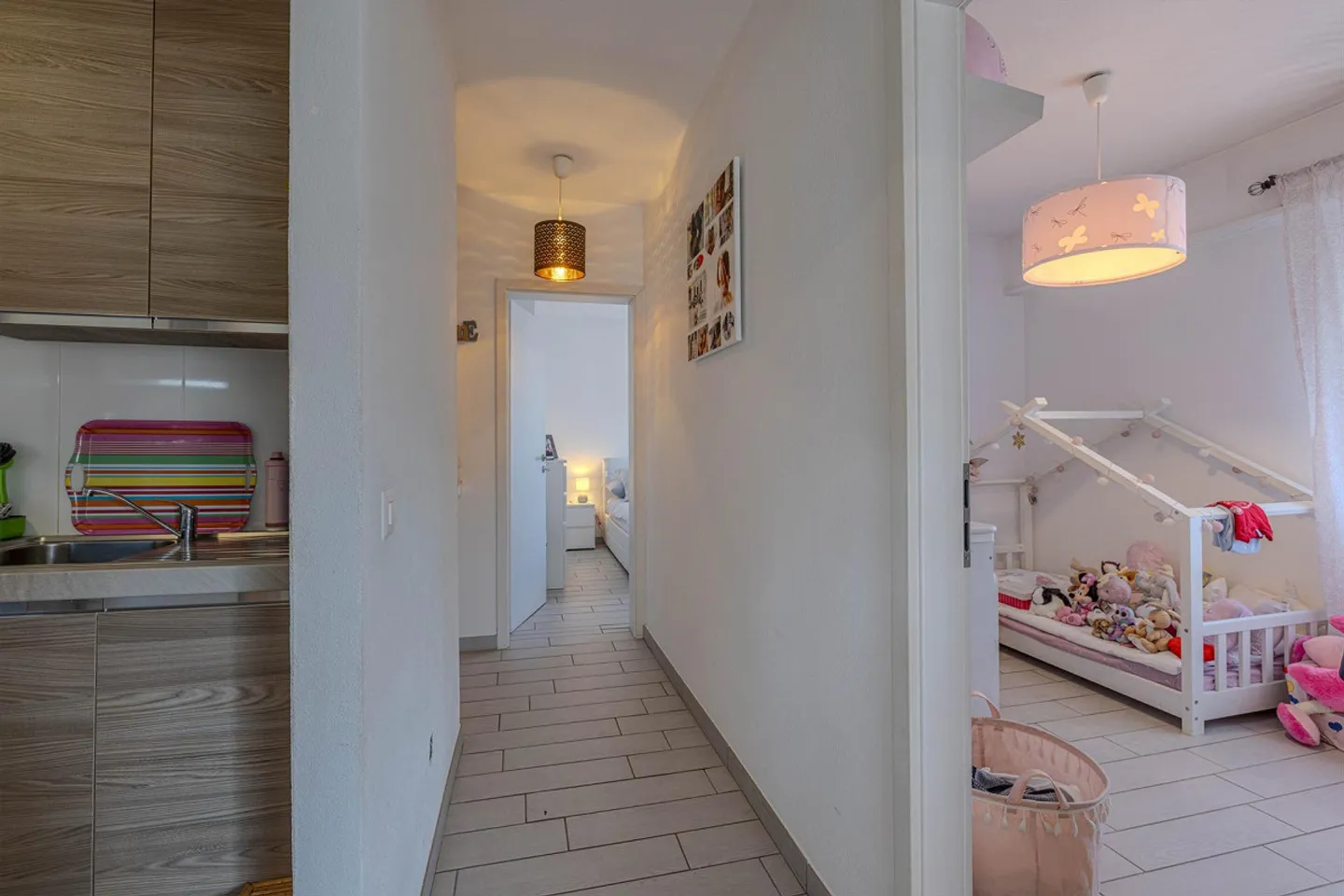 TASSO 1.07 - ACCOGLIENTE APPARTAMENTO DI 3,5 STANZE CON BALCONE AD AGNO - Foto 6 di 9