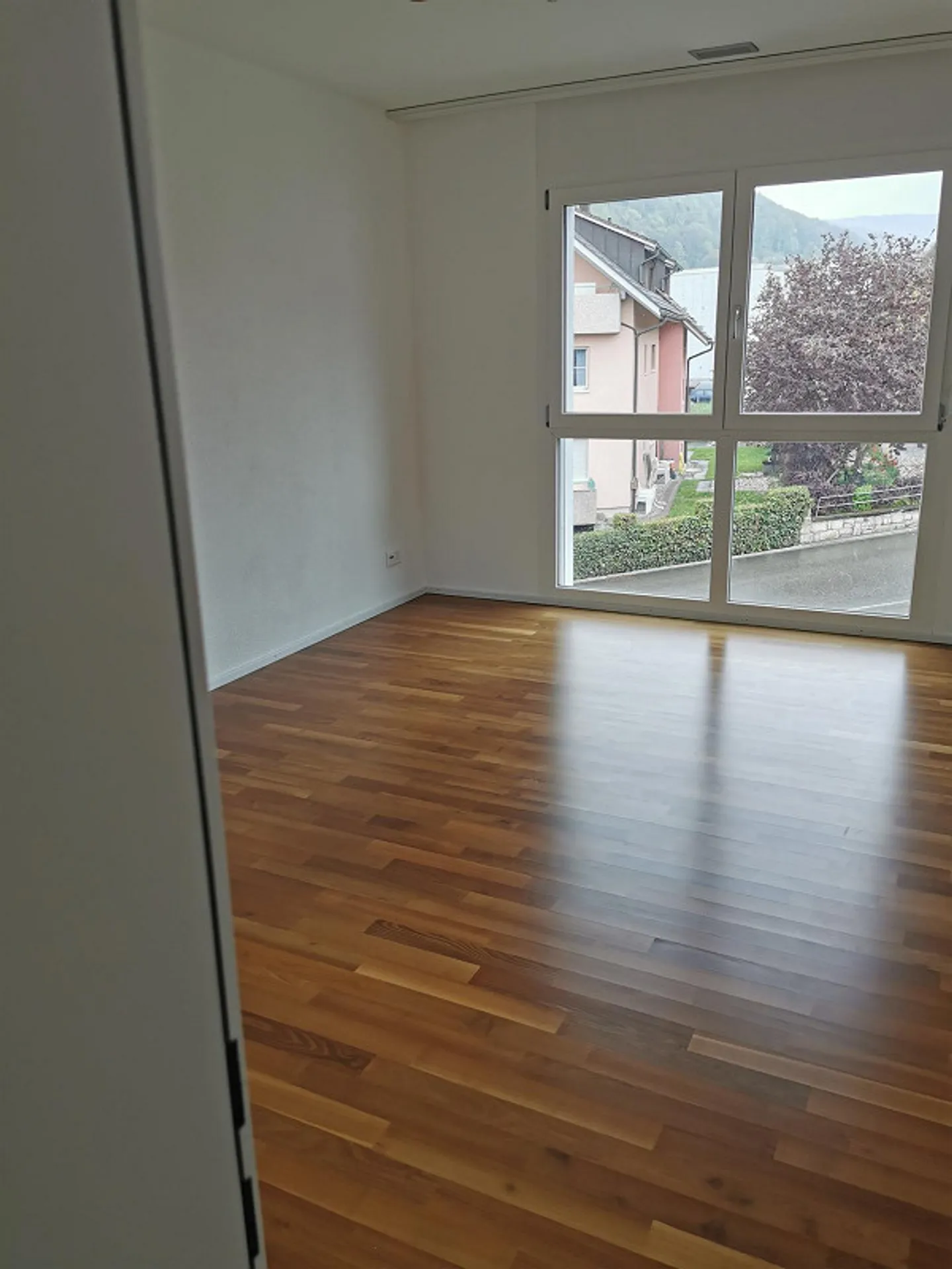 Modern 4.5-room penthouse apartment with large terrace & lift in apartment - Photo 3 of 5