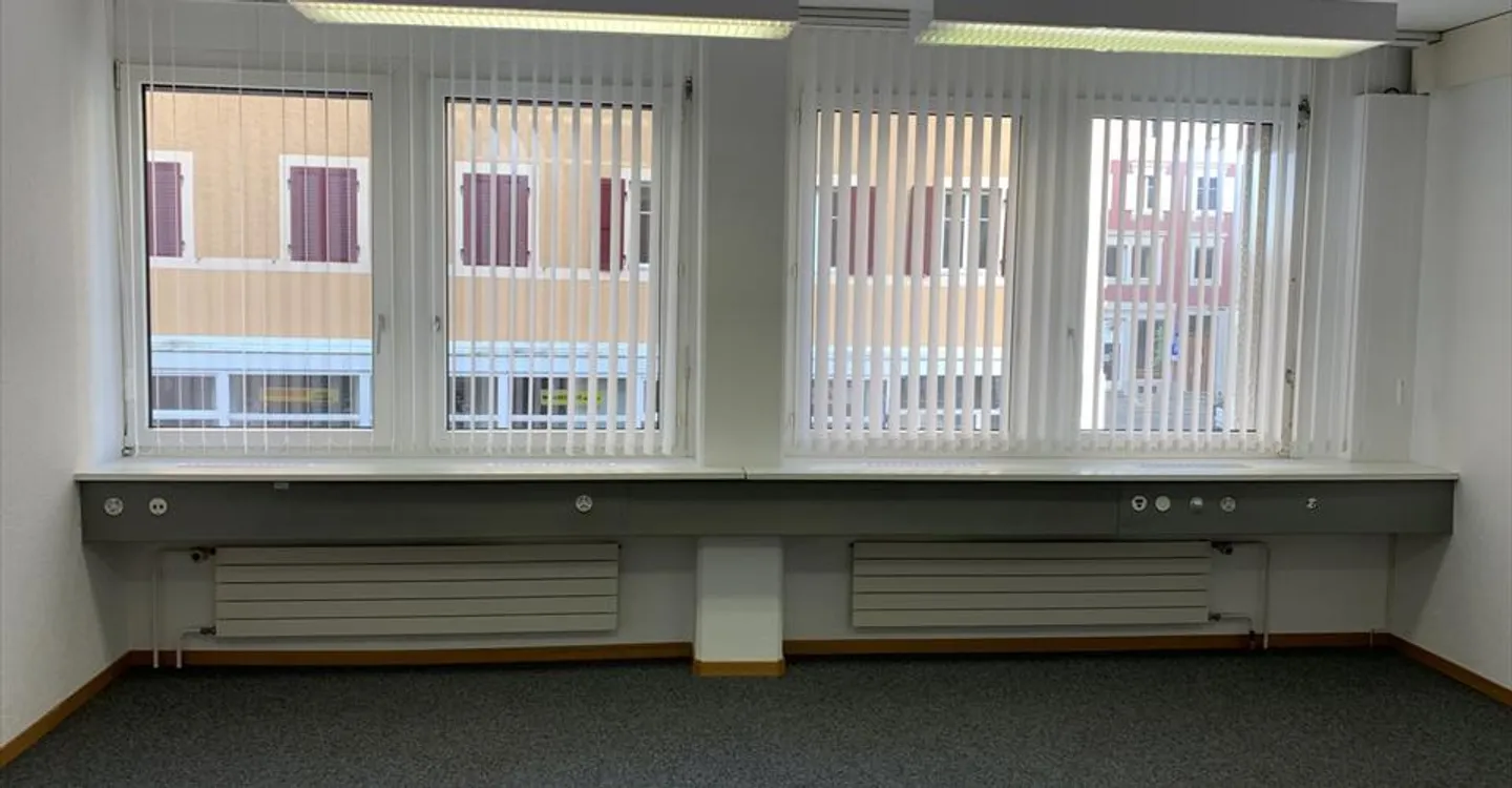 Büro zu vermieten von 27m2 in der Nähe des Marktplatzes in La Chaux-de-Fonds - Foto 3 von 7