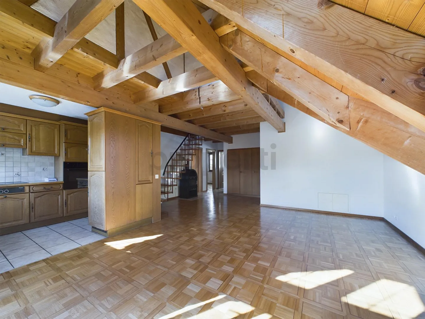 Erstklassige 4.5-Zimmer-Wohnung in Weiach mit wunderschöner Aussicht - Foto 2 von 13