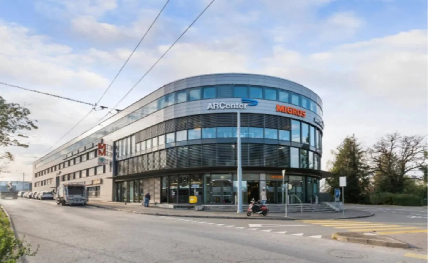 Superficie all'interno di un centro amministrativo e commerciale - Foto 1 di 4