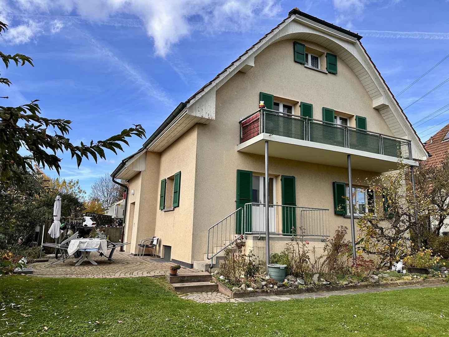 Central living in a two-family house in Zollikofen - Photo 1 of 12