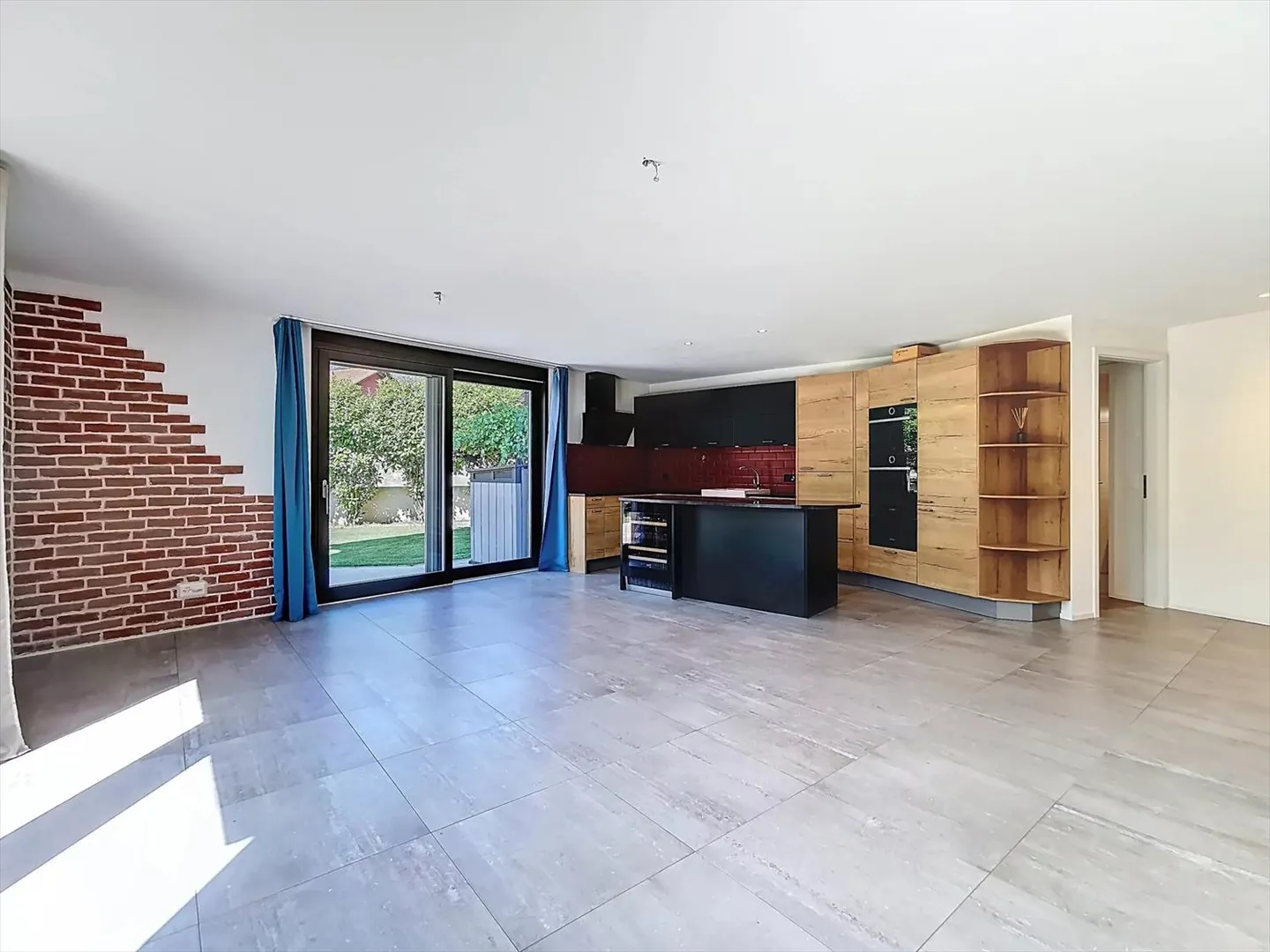 Wohnung mit 4.5 Zimmern in der Ruhe von Chessel - Foto 1 von 9