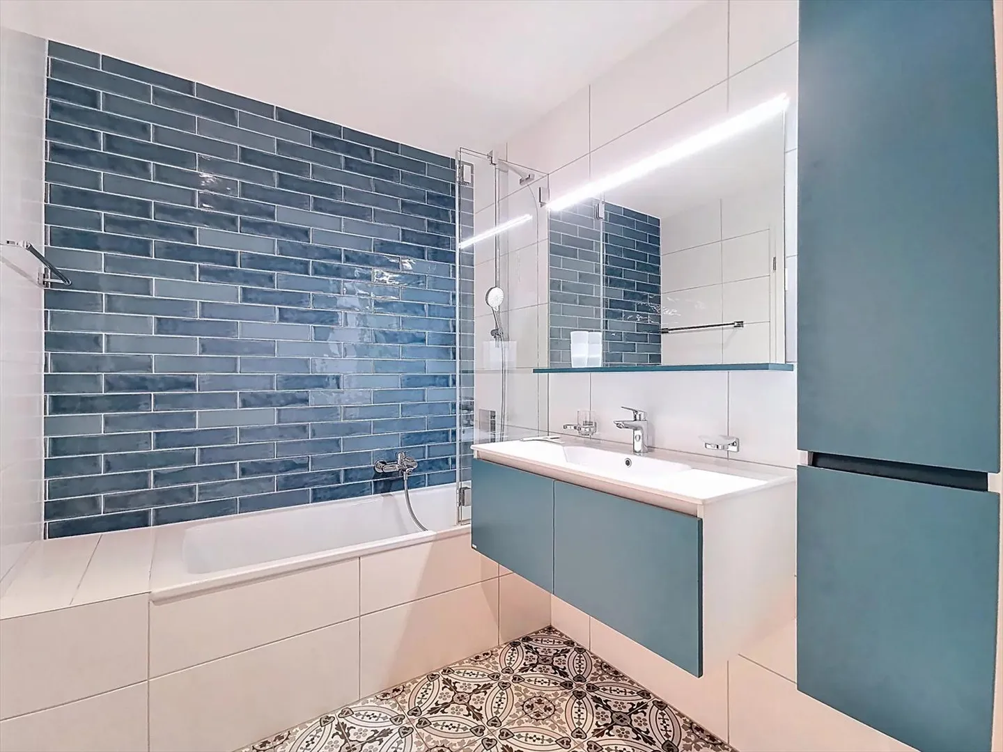 Wohnung mit 4.5 Zimmern in der Ruhe von Chessel - Foto 3 von 9