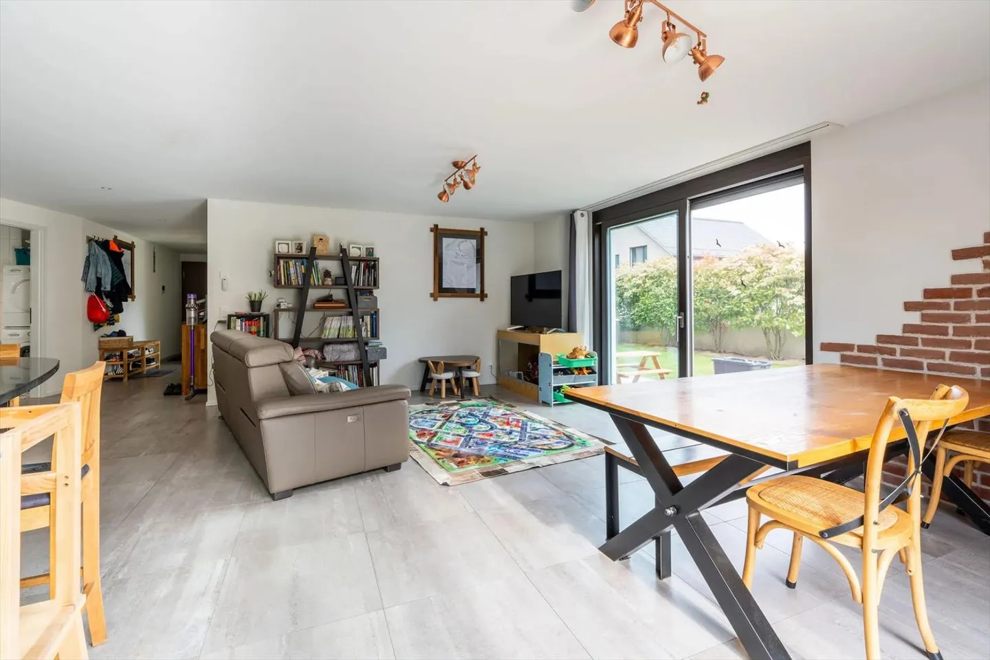 Wohnung mit 4.5 Zimmern in der Ruhe von Chessel - Foto 7 von 9