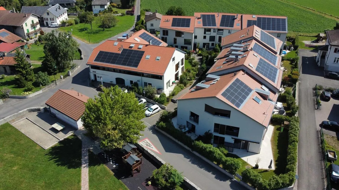 Wohnung mit 4.5 Zimmern in der Ruhe von Chessel - Foto 9 von 9