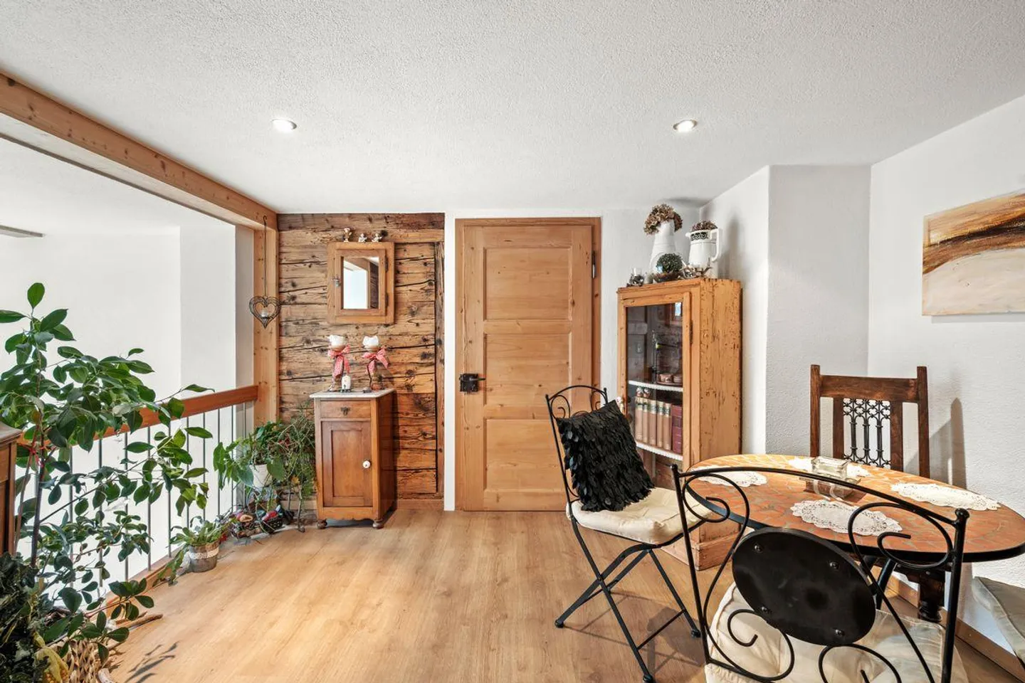 Maison traditionnelle de Schwyz avec accès à un ruisseau - Photo 7 sur 13