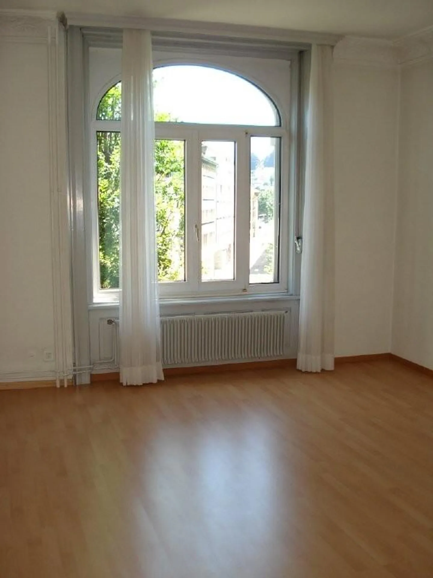 Appartamento di 3 stanze in un vecchio edificio - Foto 2 di 7