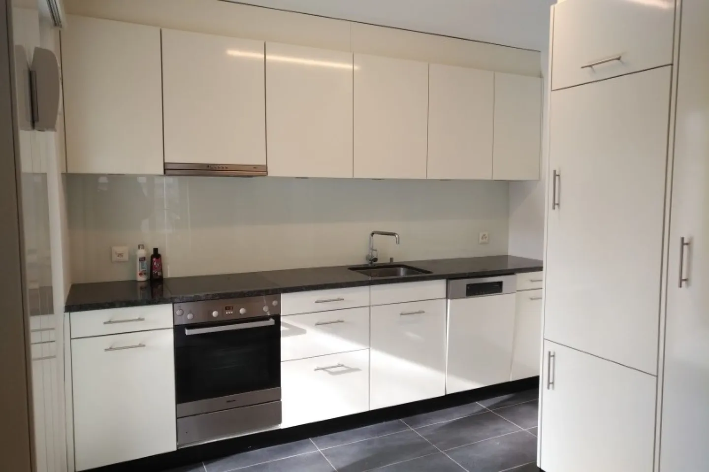 Appartement Moderne Près de la Frontière - Photo 2 sur 11