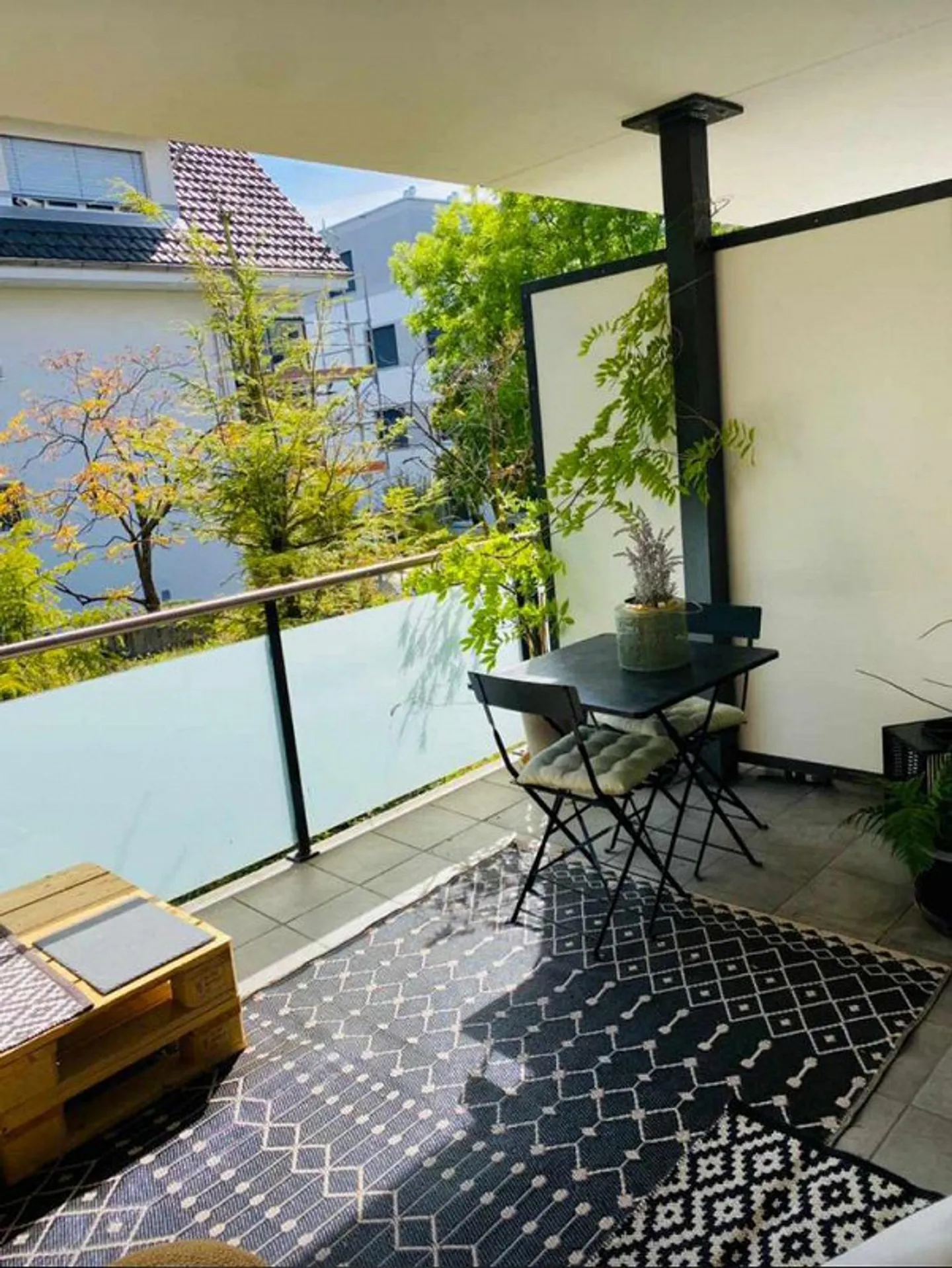 Cozy and Quiet Living in Beautiful 2-Room Apartment Near the City - Photo 4 of 9