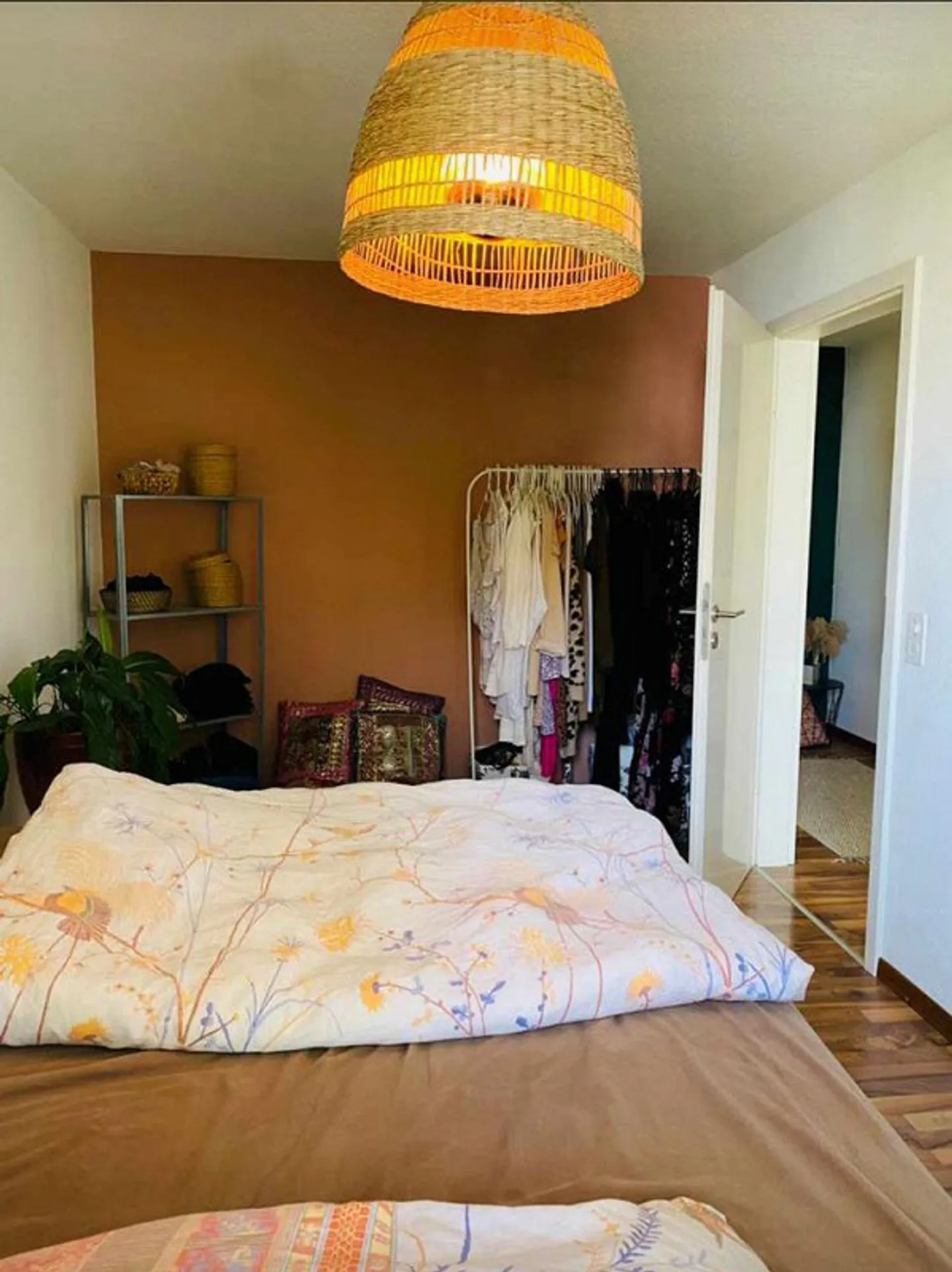 Cozy and Quiet Living in Beautiful 2-Room Apartment Near the City - Photo 8 of 9