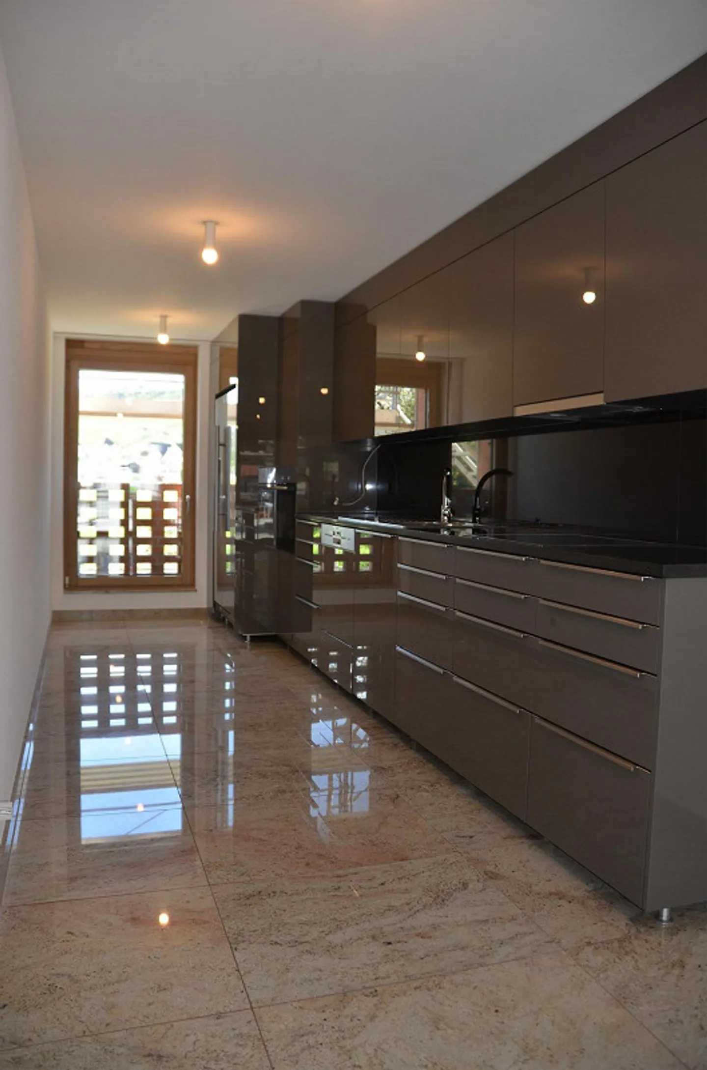 Appartement moderne de 3.5 pièces avec coin salon - Photo 3 sur 9