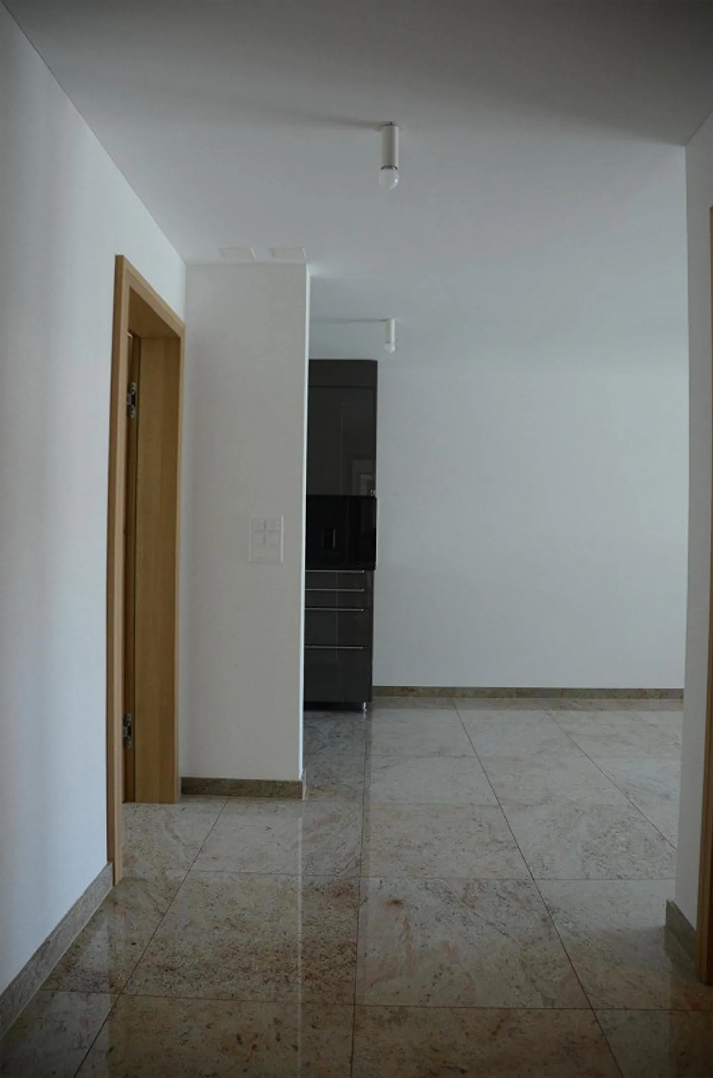 Appartement moderne de 3.5 pièces avec coin salon - Photo 4 sur 9