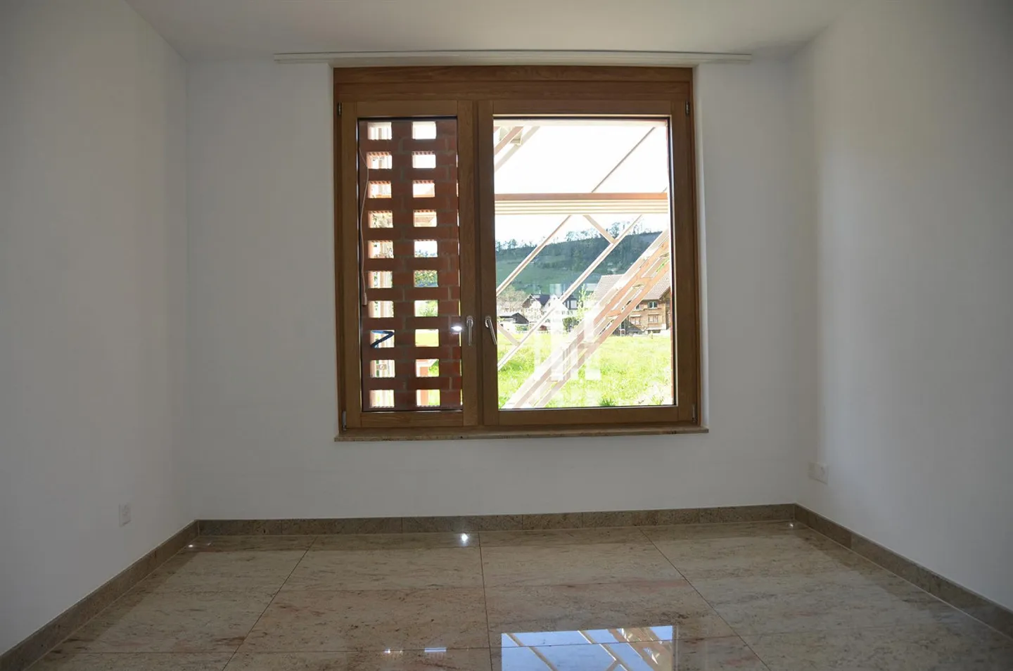 Appartement moderne de 3.5 pièces avec coin salon - Photo 8 sur 9