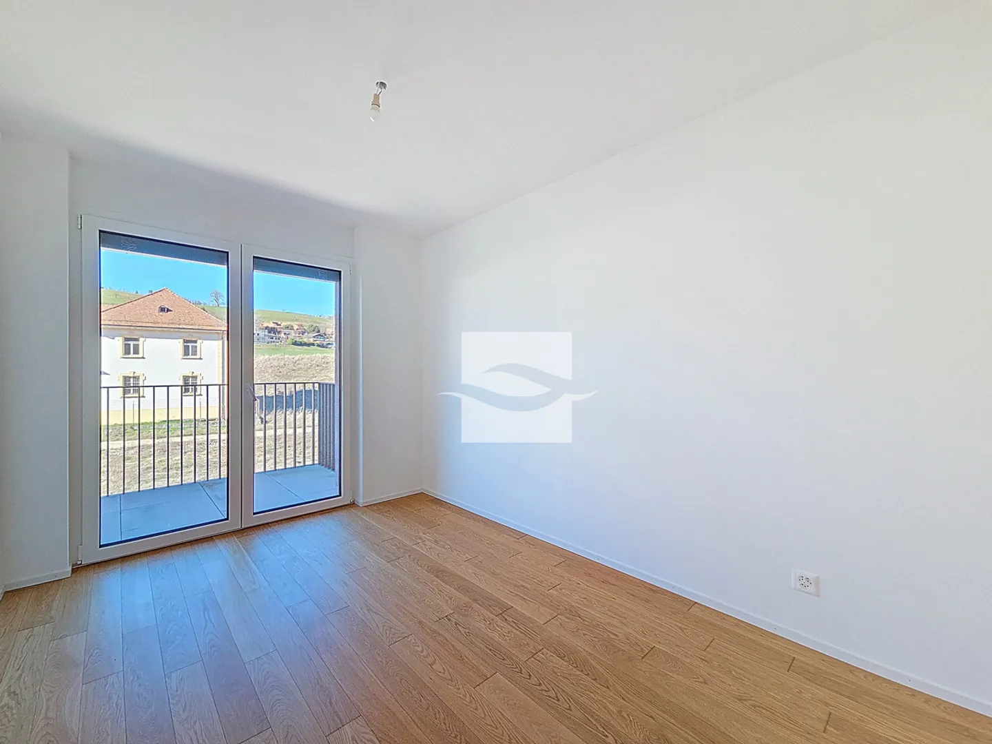 Bright 4.5 Room Apartment - Photo 7 of 11