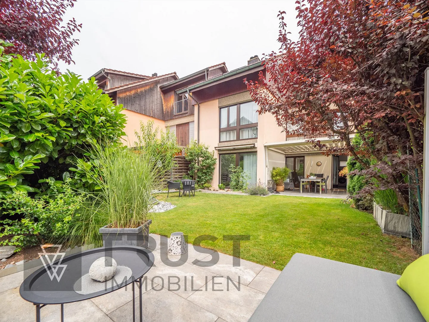 Maison de ville familiale avec jardin - Photo 1 sur 12