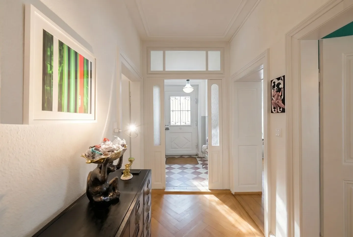 Elegant Townhouse in Basel - Photo 2 of 4