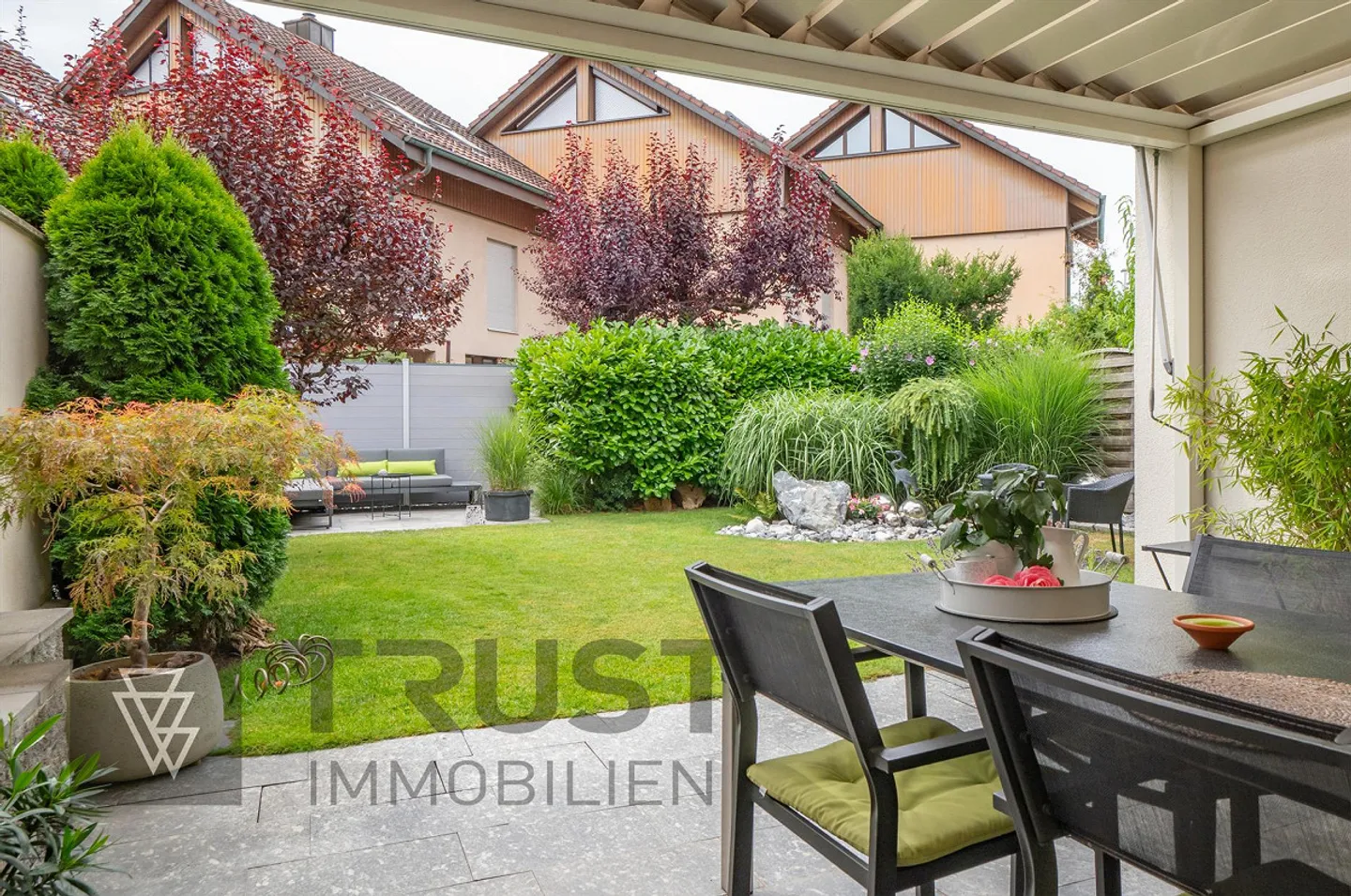 Maison de ville familiale avec jardin - Photo 2 sur 12
