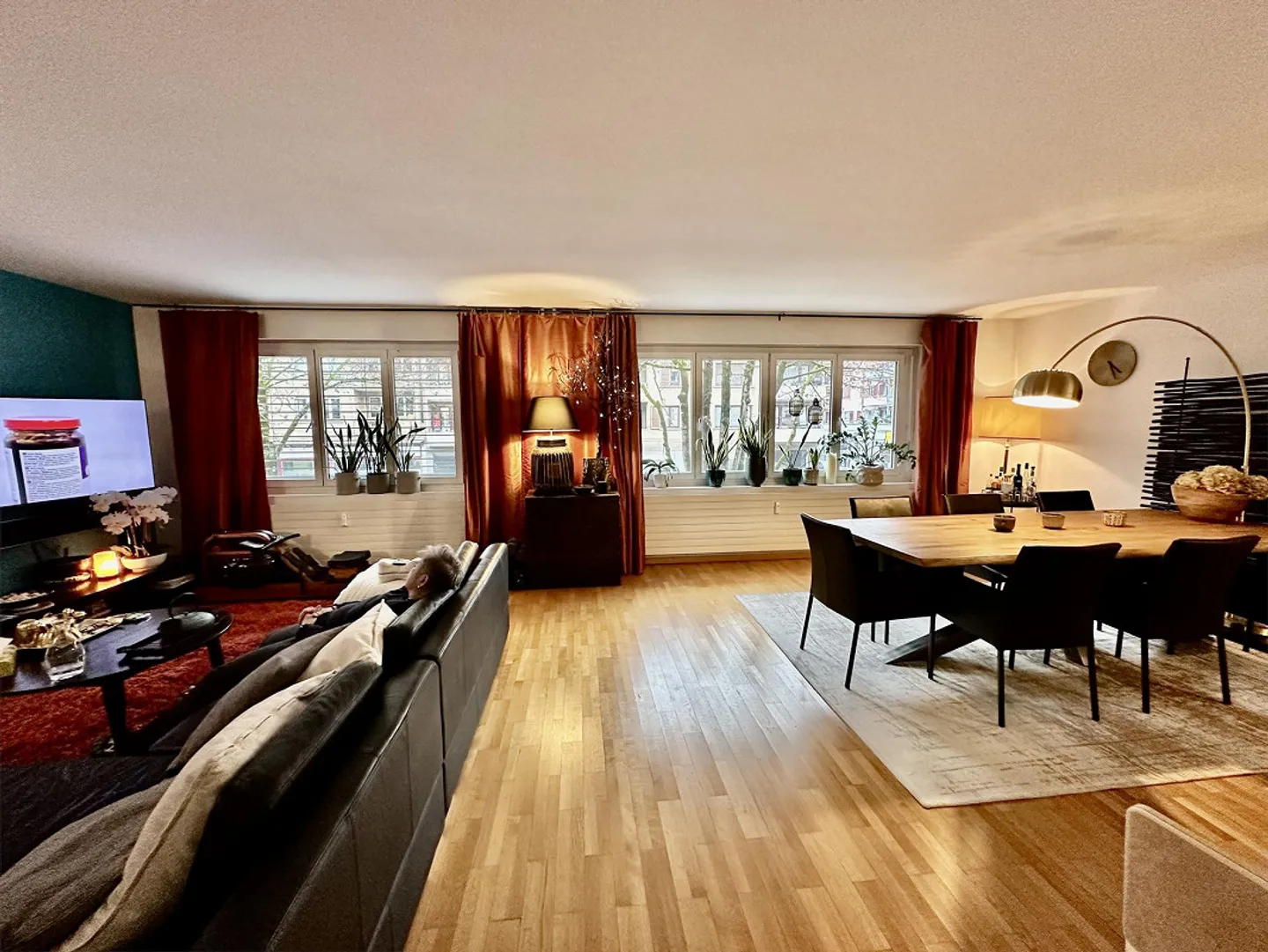 Spacious 3.5 Room Apartment near Oerlikon Train Station - Photo 1 of 3