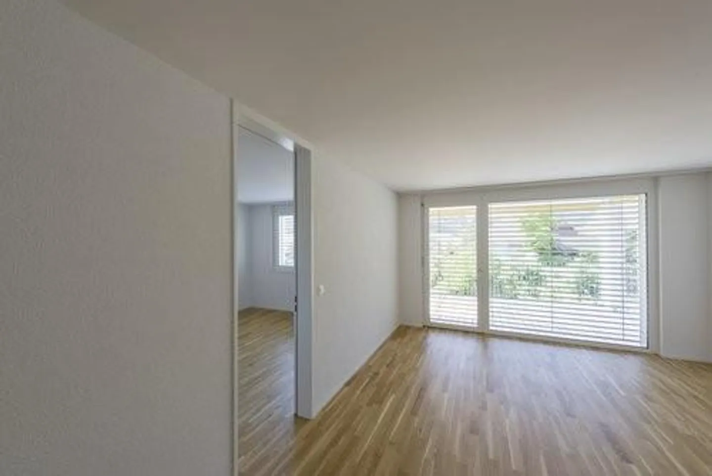 2 1/2-room apartment in "Lindentalpark" - Boll - Photo 2 of 8